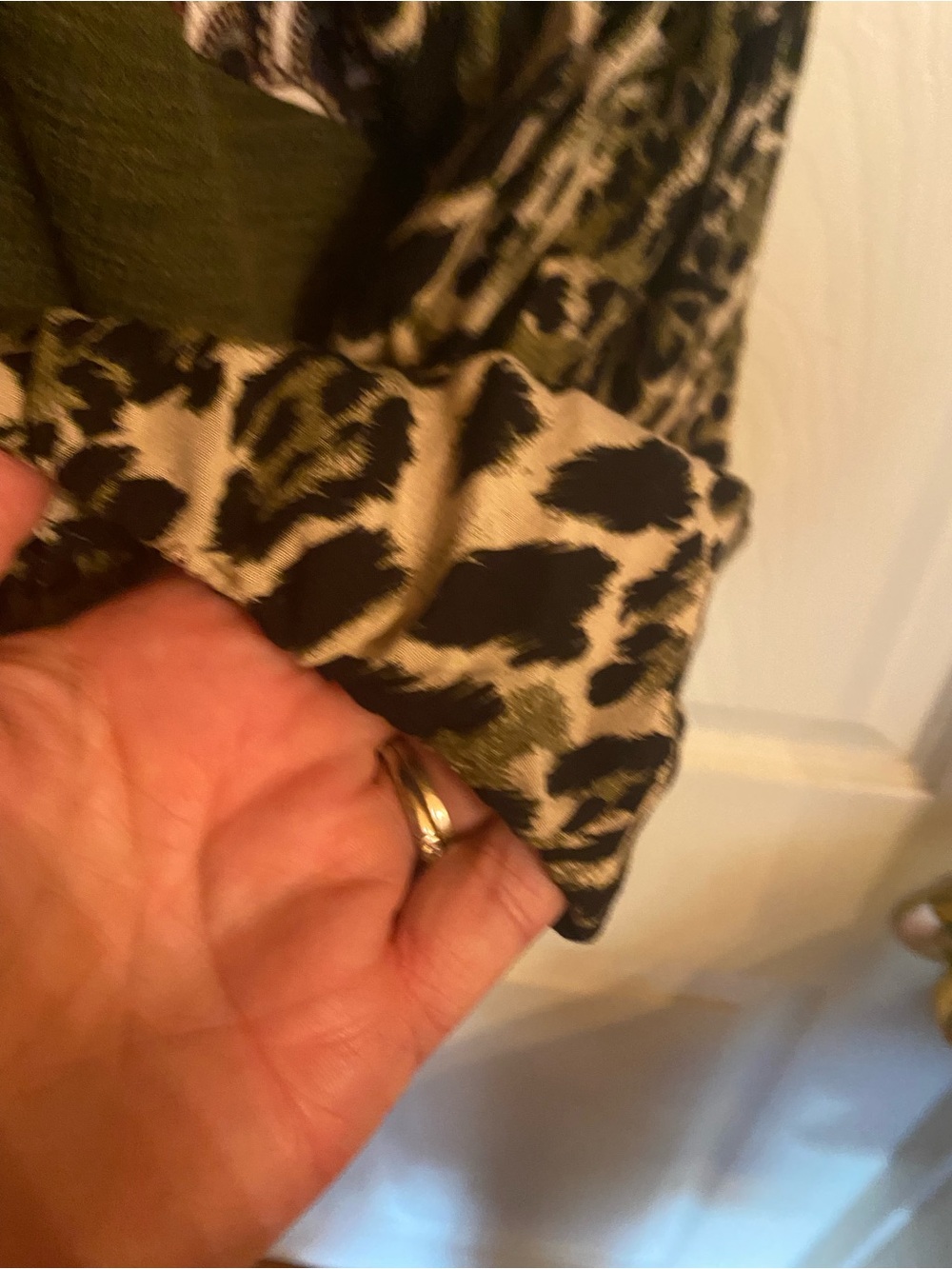 Olive Green Mixed-Print Women's Top with Leopard Sleeve Panels large - Picture 4 of 6